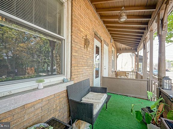 2nd image of 510 Essex St