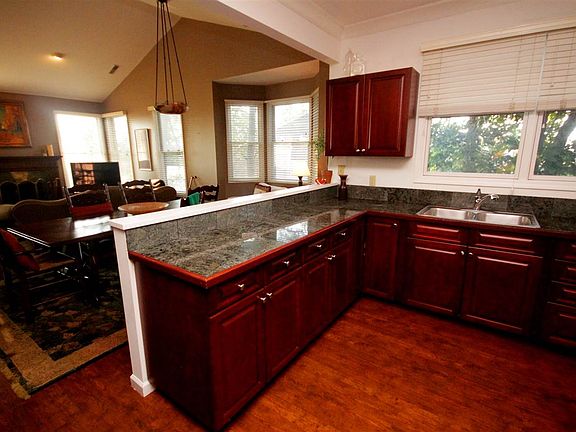 4th image of 1530 Ivy Ct #3