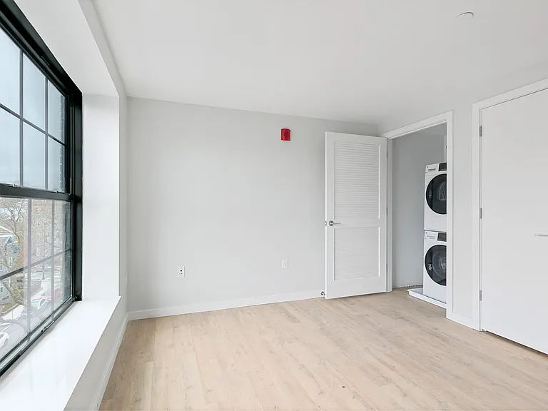 10 Soden St #105 — Photo 3