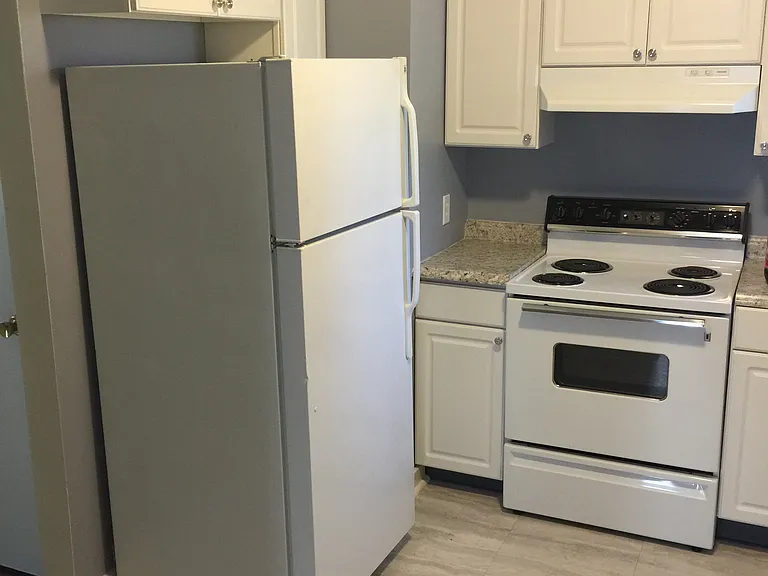 54-56 Grand Ave #4 — Photo 5