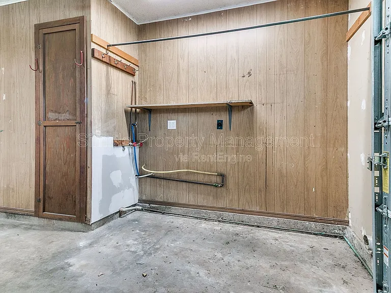 2401 Fedderson Dr — Photo 35