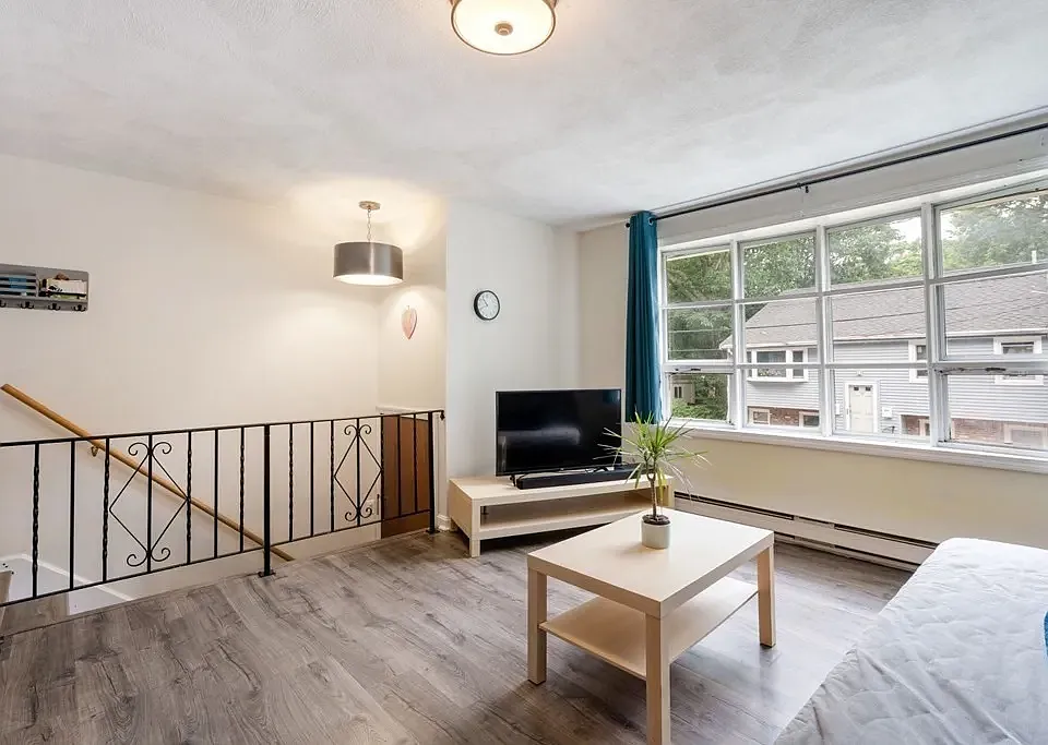 9 Grove Ter #2