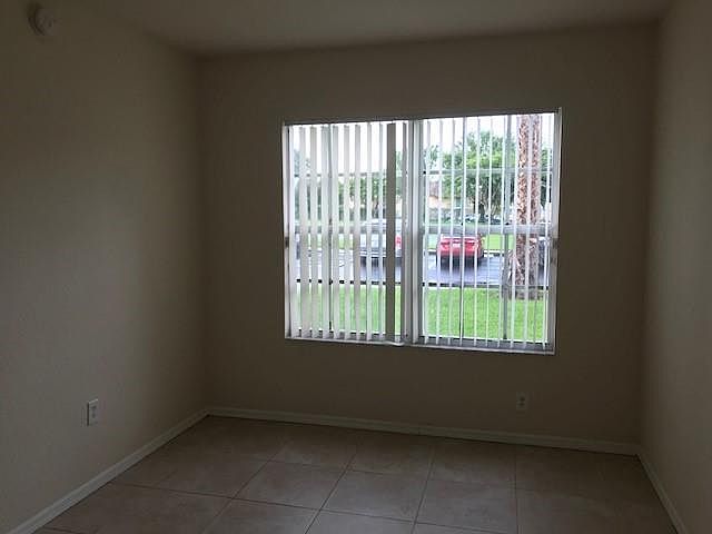 1st image of 2206 Belmont Ln