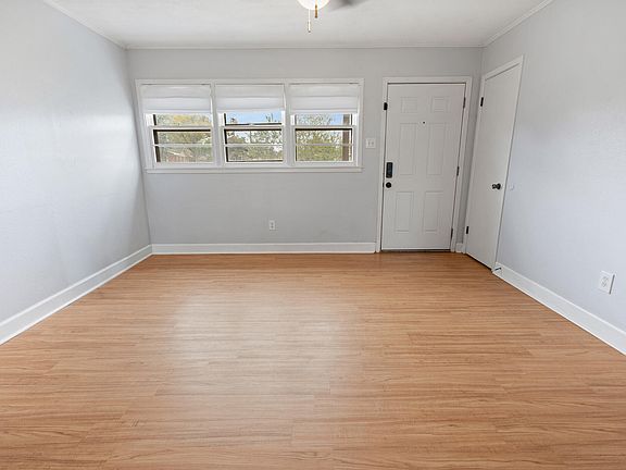 3rd image of 5325 32nd St