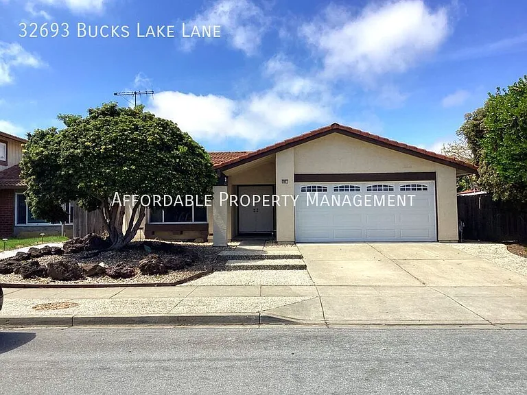 32693 Bucks Lake Ln — Photo 1