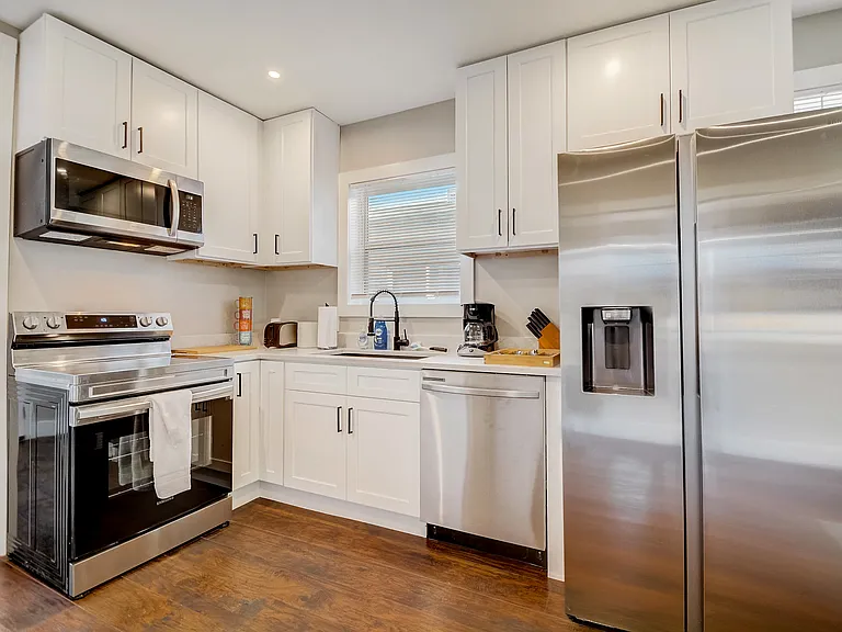 317 N Forest Ave — Photo 5