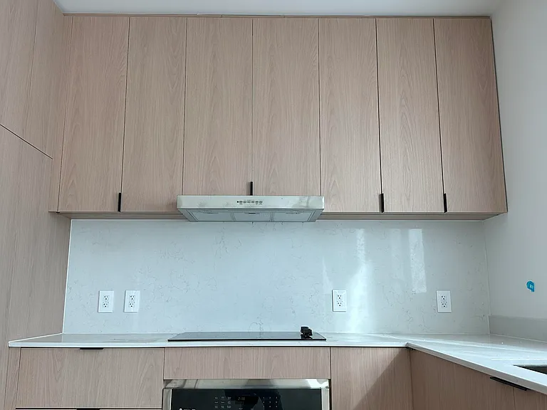 486 Roosevelt Ave — Photo 7