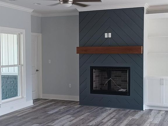 4th image of 2700 Creekside Dr
