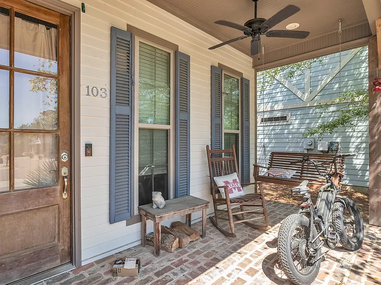 103 Creekside Cv — Photo 12