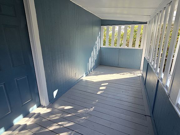 4th image of 840 30th Ave S #1/2