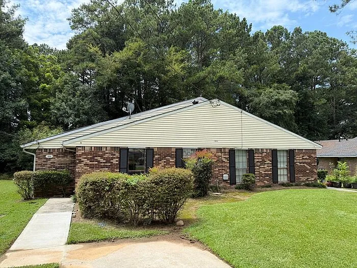 3016 Sonya Ln — Photo 1