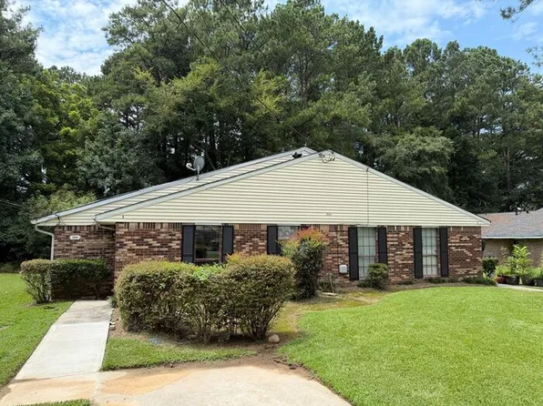 3016 Sonya Ln, Snellville, GA 30078
