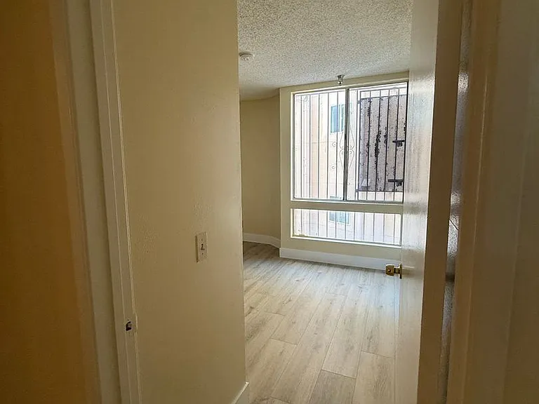 807Bunk — Photo 23