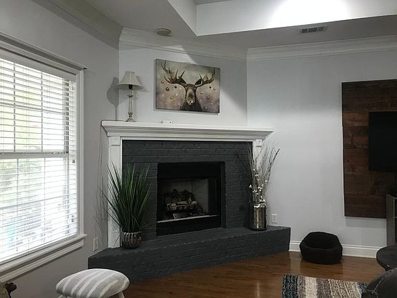 3rd image of 200 Shelby Dr