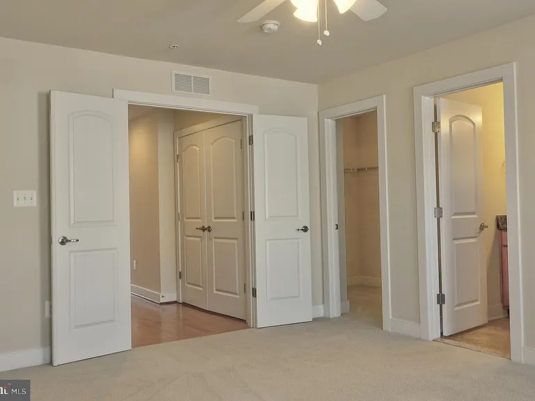 219 Baldwin St — Photo 12