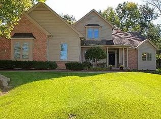 9177 Softwater Woods Dr, Clarkston, MI 48348