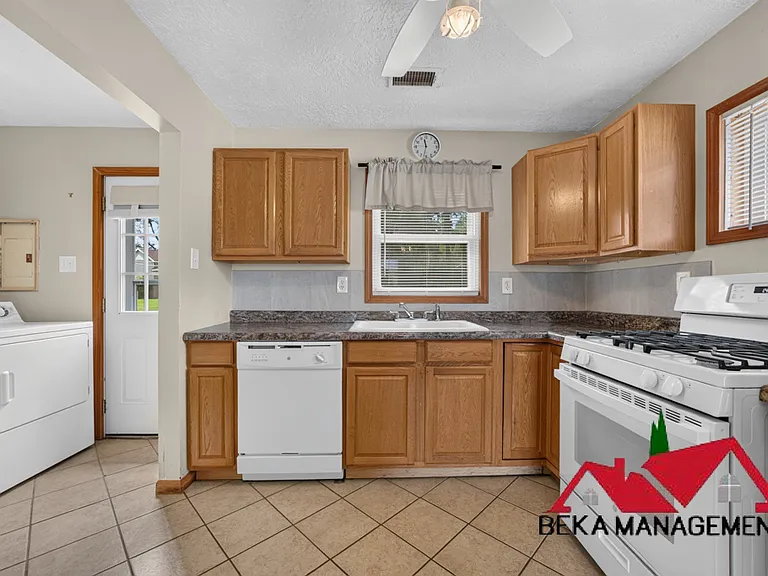 3574 Merritt Lake Dr — Photo 19