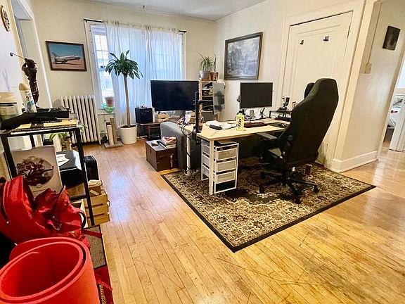 4th image of 2636 N Oakland Ave #26