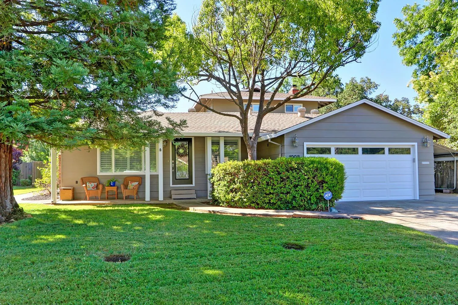 1008 La Salle Dr photo 1