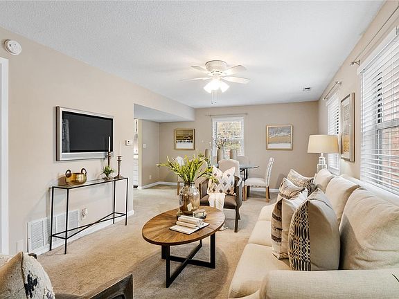 3rd image of 9116 W Swan Cir
