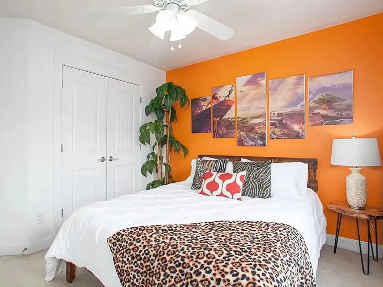 527 Dubois Ct — Photo 4