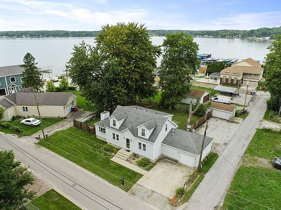 2nd image of 7404 W 134th Pl