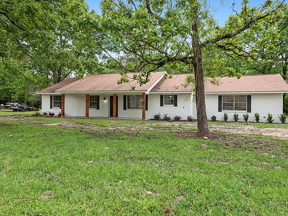 3rd image of 1252 Edgewood Cir