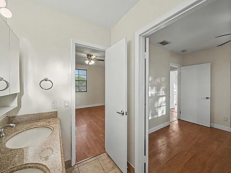 5789 Woodland Point Dr — Photo 38
