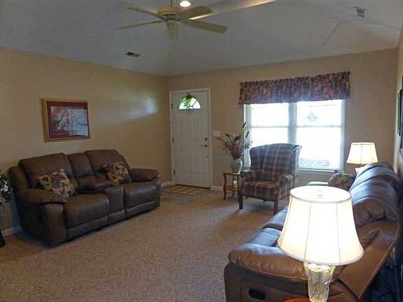 4th image of 213 W Savannah Dr