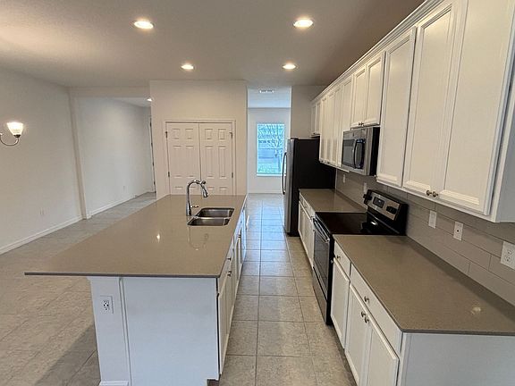 5th image of 7748 Bowery Dr