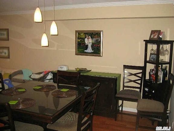 4th image of 200-15 Hilton Ave