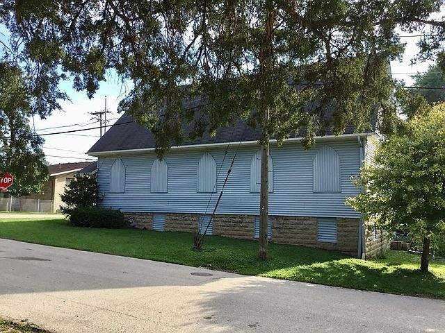 2nd image of 101 Oak St