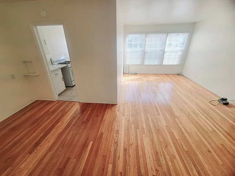2215 E 2nd St #5 — Photo 4