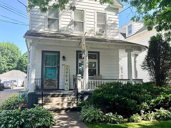 2nd image of 435 Chestnut St