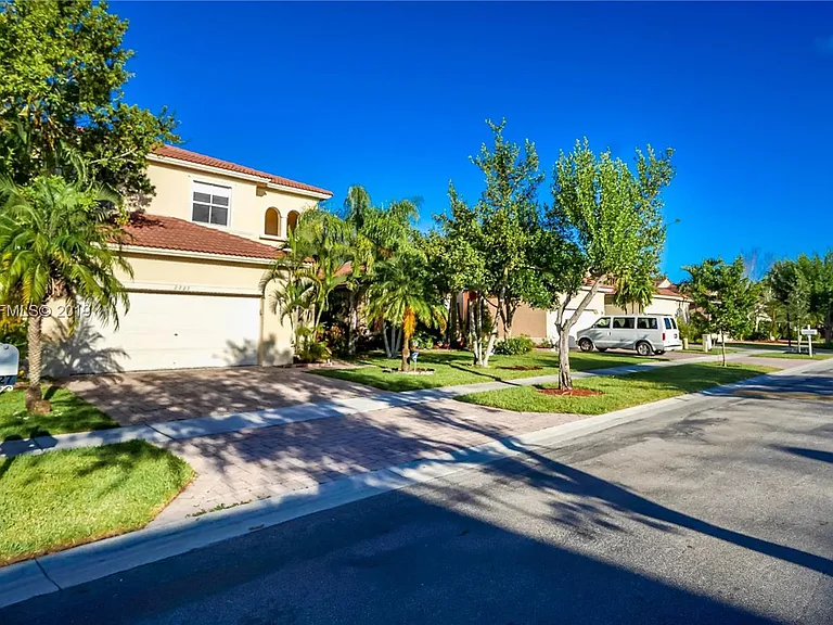 2227 Portofino Ave — Photo 6