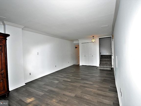 4th image of 70 Centre St