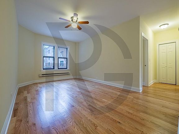 2nd image of 3720 N Pine Grove Ave #37245W3