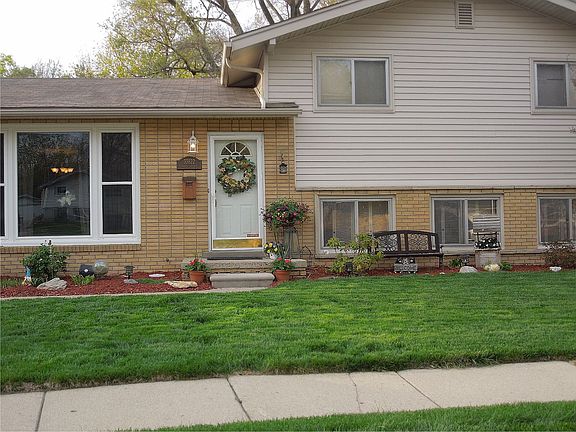 2nd image of 33822 Sleepy Hollow St