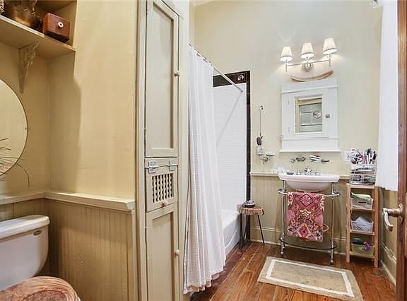 4th image of 913 Arabella St