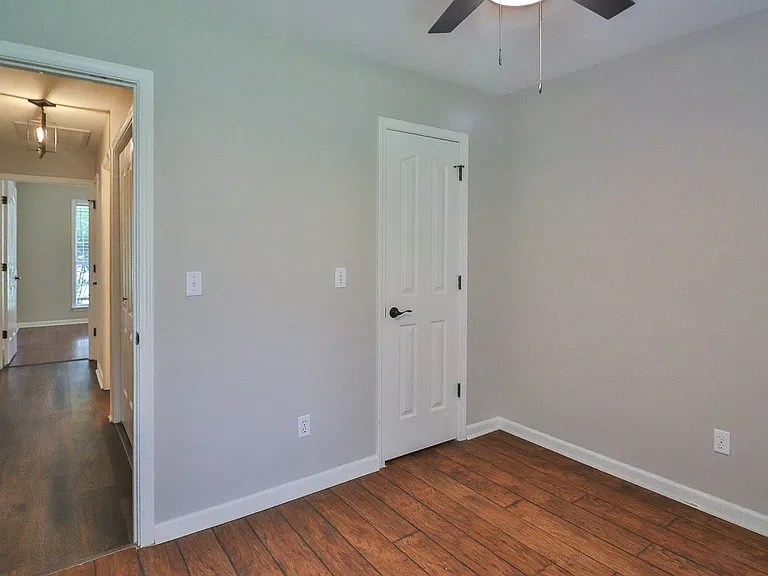 1914 Sandbrook Dr — Photo 32