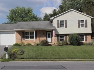 421 Ashford Dr, Lancaster, PA 17601