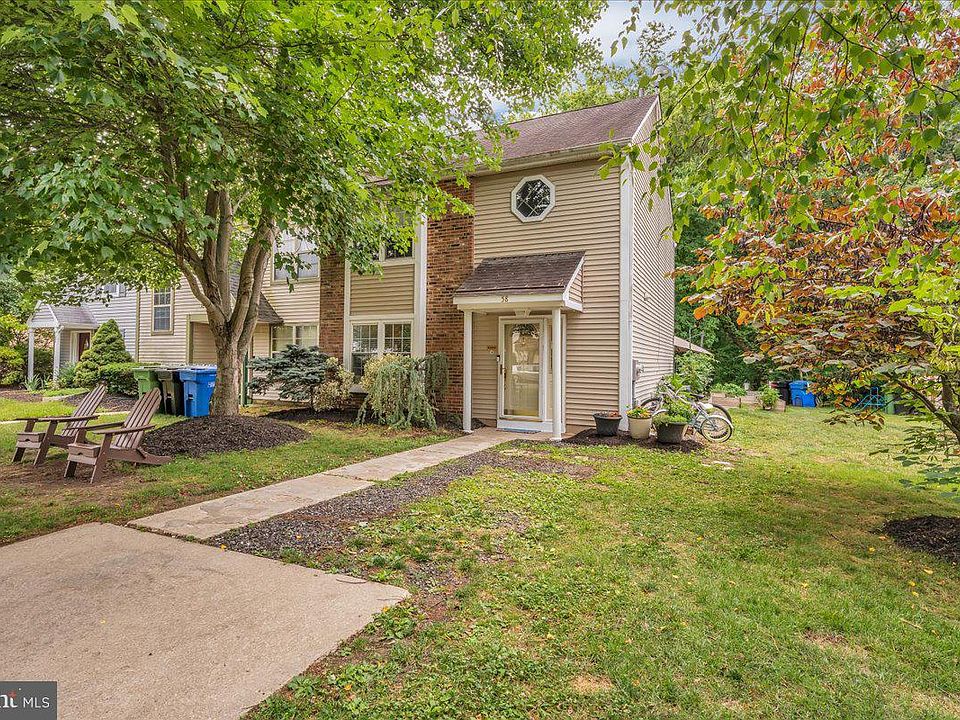 1st image of 58 Meeting House Ln