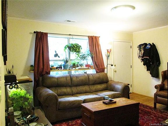 2nd image of 1720 Arnold Dr