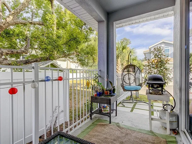 426 Birdsong Ln — Photo 5