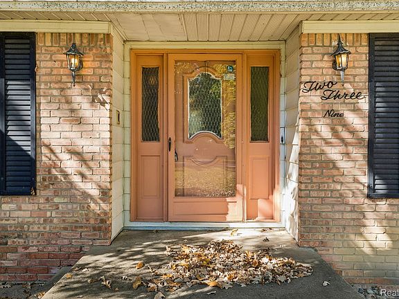 33rd image of 2329 Melody Ln