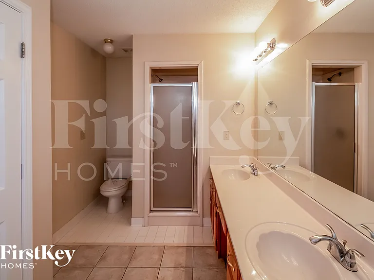 7435 Bridle Cv — Photo 11