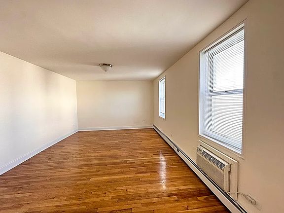 5th image of 13921 85th Dr APT 2F
