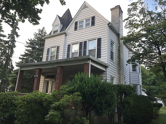 2nd image of 25 Farragut Ave