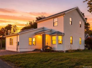 326 Clark Rd, Highland, MI 48357