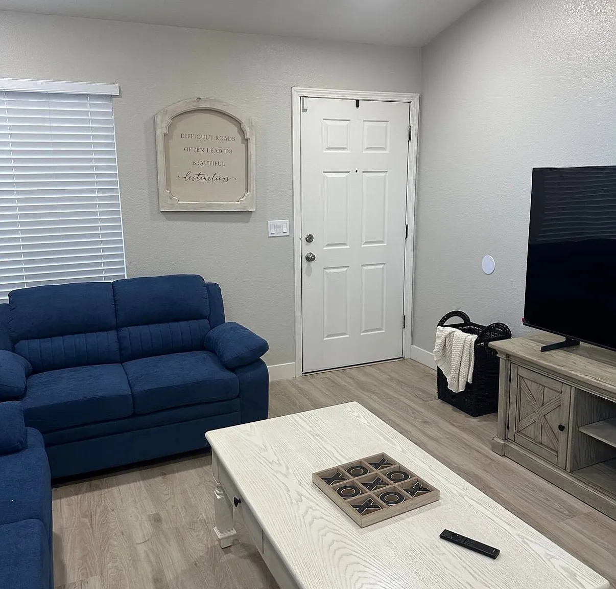 3 bed, 1366 sqft, $4,500 — Photo 3